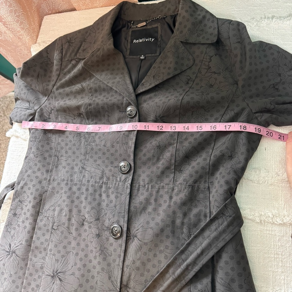 Relativity Polka Dot Hibiscus Floral Black Print Gray Trench Coat Size Small - Picture 12 of 15